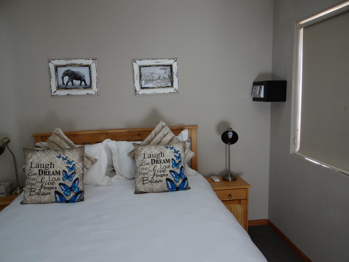La Paix Guesthouse Beaufort West Exterior photo
