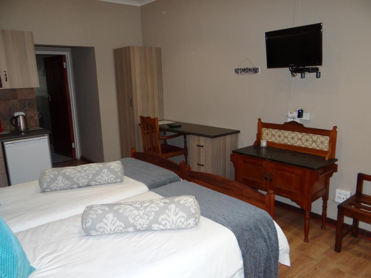 La Paix Guesthouse Beaufort West Exterior photo